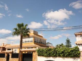 5 Bedrooms - Villa - Alicante - For Sale