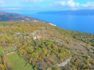 RIJETKOST U PONUDI! IMANJE SA OTVORENIM POGLEDOM NA KVARNER