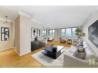 1 bedroom Apartment For Sale: 201 EAST..