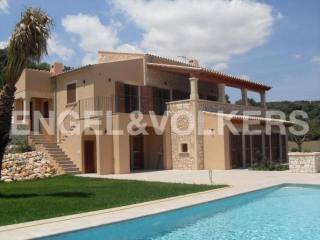 New country house in Mediterranean style