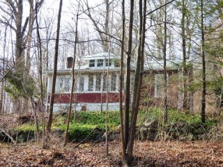 21 Petersburg Rd Hackettstown, NJ..