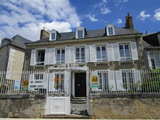 6 Bed B&B In Market Town For Sale