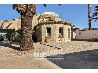 Immaculate 5 bedroom villa with 11300m2..