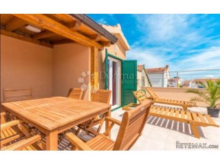 VODICE, blizu mora 5 apartmana spremni za turističko iznajml