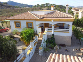 3 Bedrooms - Villa - Alicante - For Sale