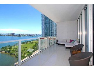 2 bedroom Flat For Sale: 2020 N..
