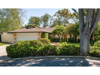 3 bedroom House For Sale: 5549..