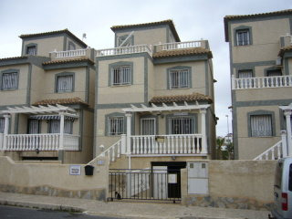 4 Bedrooms - Villa - Alicante - For Sale