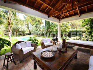 Quality Villa With Beautiful Garden In..