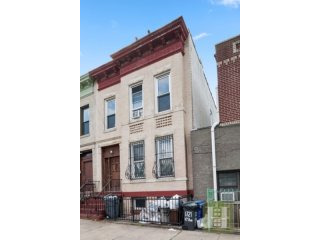 4 bedroom Town House For Sale: 1715..