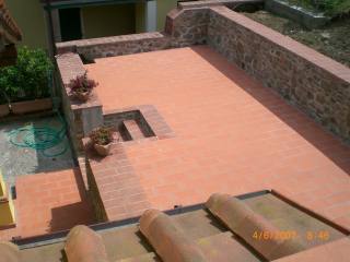 Villa - For Sale - East of Lucca - EUR..