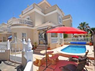 3 Bedrooms - Villa - Alicante - For Sale