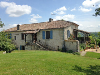 Attractive Stonehouse In 3 Acres With..