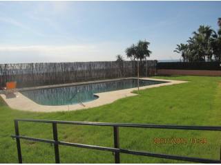 Townhouse for sale in Estepona Playa..
