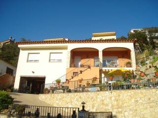 4 Bedrooms - Villa - Girona - For Sale