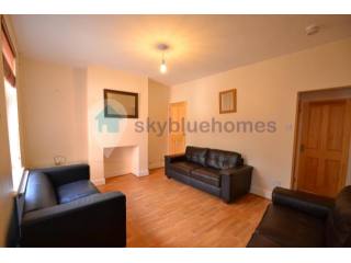House - Still looking for a student..