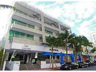 1437 Collins Av, Unit 227, Miami Beach..