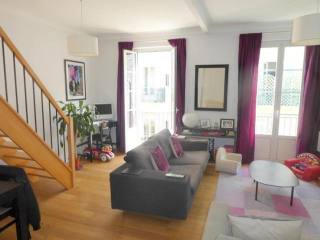 Bright apartment duplex only minutes..