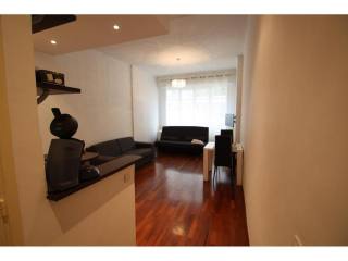 Central large studio, 100 metres from..
