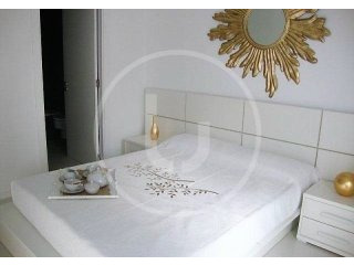 Groundfloor frontline apt with big..