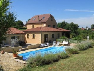 Stunning House with Pool