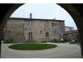 8 bedroom Manor House For Sale: 79300..