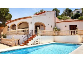 Stunning villa with panoramic sea views