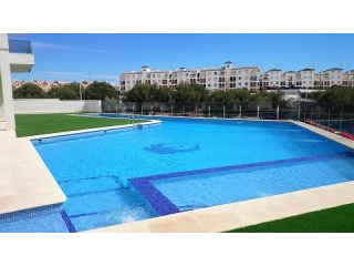 3 bedroom, 2 bathroom Apartment, La..
