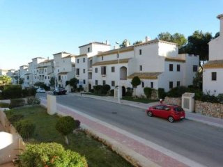 3 Bedroom 2 Bathroom Apartment In..