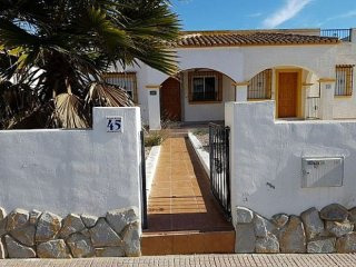2 Bedrooms - Chalet - Alicante - For..