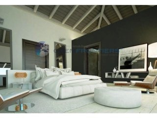 Sotogrande: Unique Villa In Central..