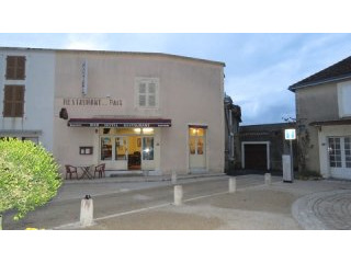 Restaurant / Hotel in busy provincial..