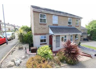 3 bedroom, Semi-detached House house..