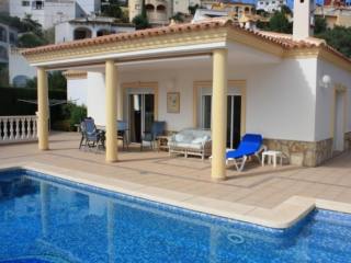 3 Bedrooms - Villa - Alicante - For Sale