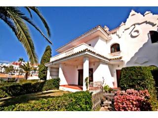 3 bedroom town house for sale