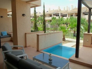 * LUXURY 3 BED APARTMENT WITH PRIVATE..