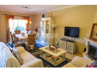 Charming 2 bedroom Apartment with Condo..