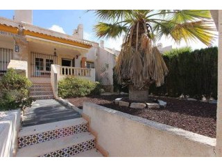 3 Bedroom 2 Bathroom Townhouse In..