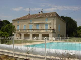 Fabulous Maison de maitre opening with..