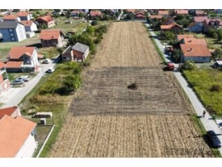 Prodajem plac u Borci