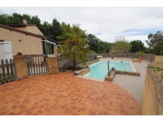 Quailty House with Swimming Pool