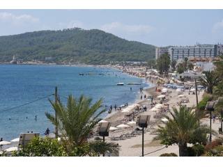 Front Line Luxury Apartment In Playa..