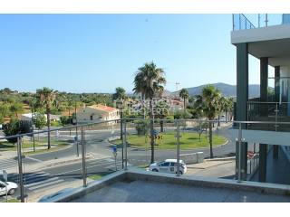 Spacious bright and quality, with sea..