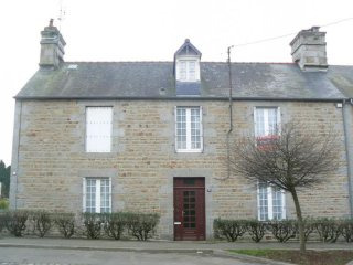House with Good Volumes and Open View