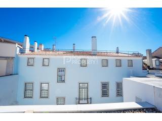 Amazing Top Floor Apartment in Junqueira