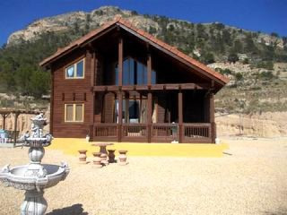 4 Bedroom 2 Bathroom Villa In Relleu..