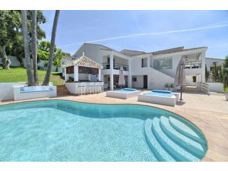 5 Bedrooms - Villas - Malaga - For Sale