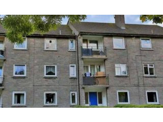 3 bedroom, Flat house for sale