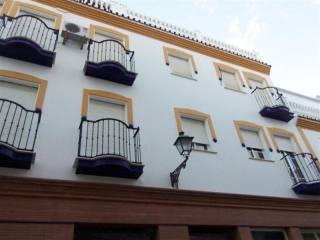 Apartment - Spacious 2 bedroom, one..