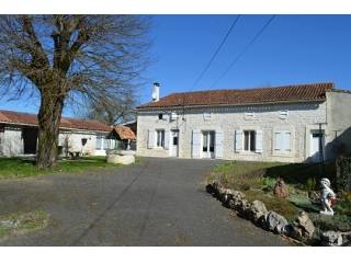 Traditional village longère with garden..